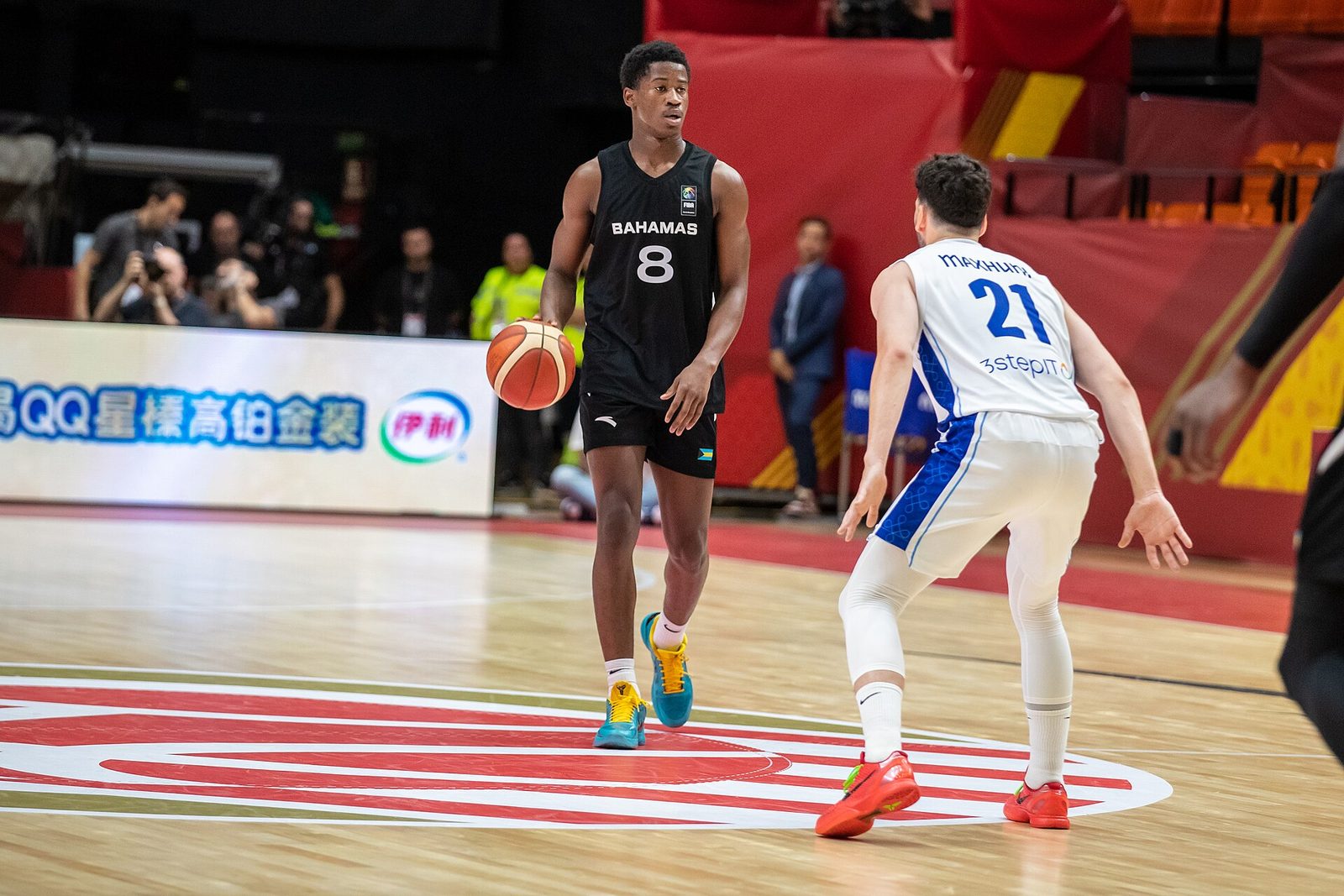 VJ Edgecombe dribbling the ball in a Bahamas national team jersey