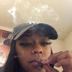 Grinding my guts out 

Good afternoon Bahama Drama please keep me anonymous. 

I know that it's a Sunday and I shouldn't be talking about stuff like this today.

But I'm in a posit