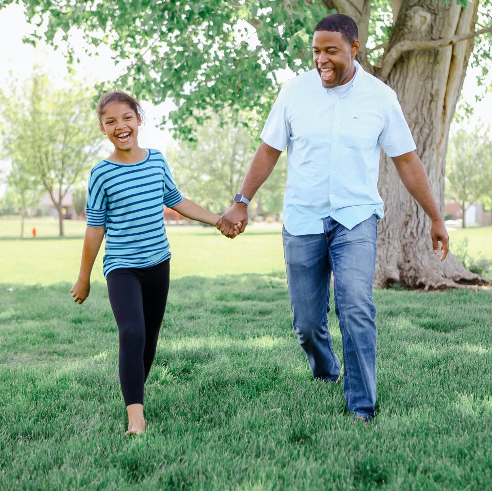 My daddy is obsessed with me

Good Evening Bahama Drama please keep me anonymous.

For many years I had a secret relationship with my daddy.

Yes he is married to my mommy but you 