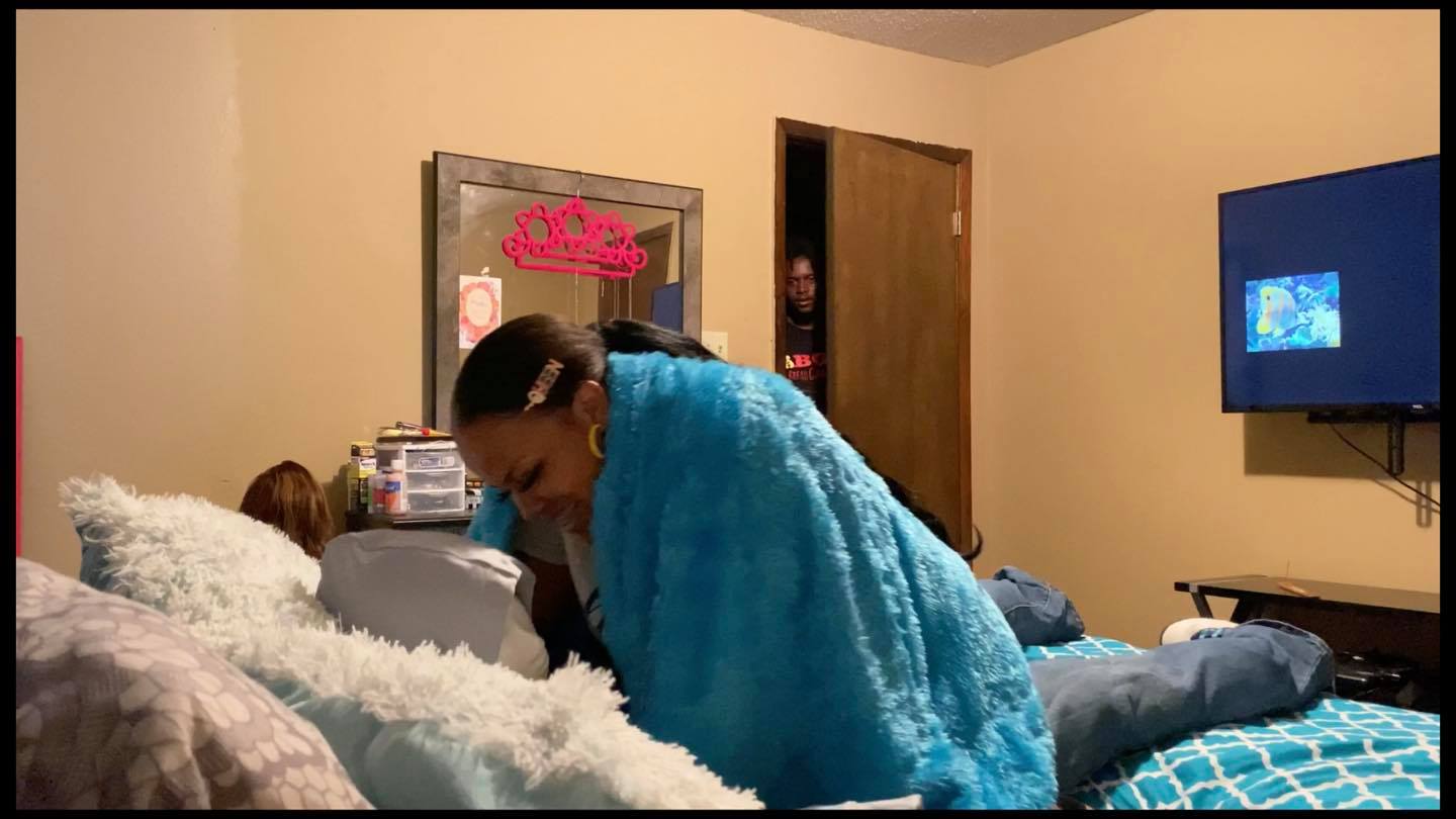 Sneaky link gone wrong part 2

Good night Bahama Drama please keep me anonymous.

So my man came back earlier than expected and caught me with his lil brother.

I started crying an