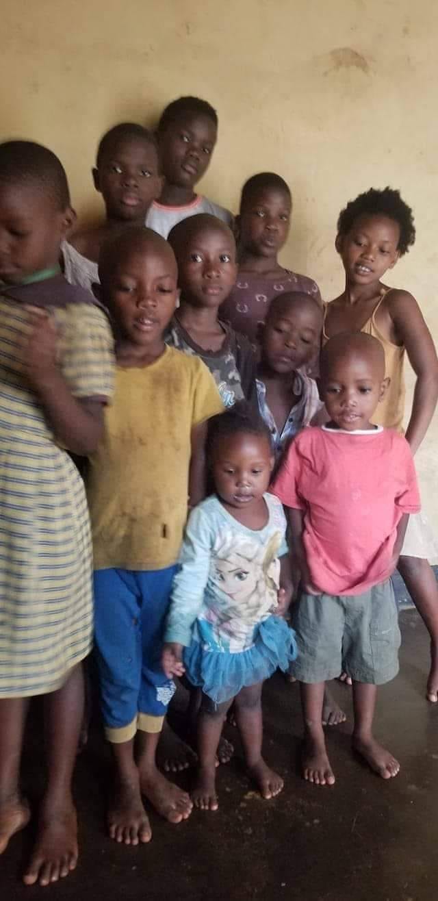 My name is Sandra I live in Abaco and your nosy ass don't need to know my last name but these are all my children still and I ain't shame of them
I'm only ashamed of the choices t