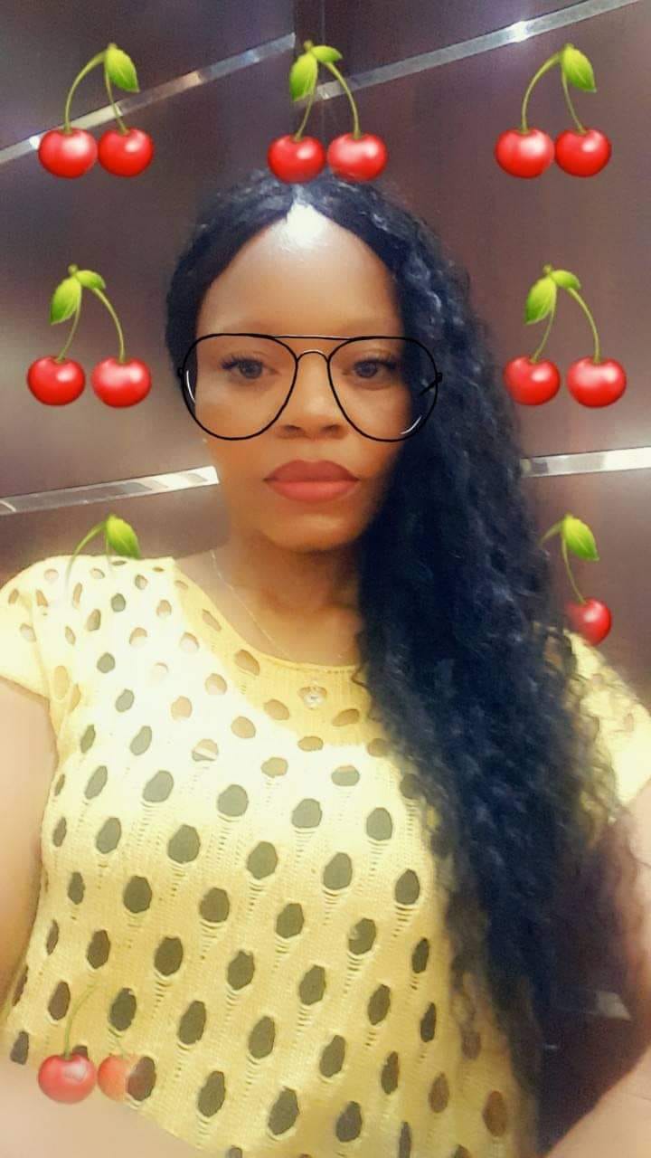 She's just jealous

Good afternoon Bahama Drama you don't need to keep me anonymous. I'm a single mother of 3 and I work for government in the day and I work as a private escort at