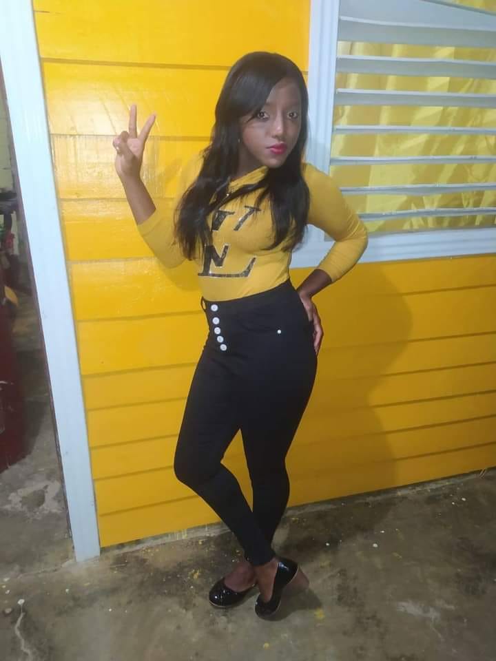 I telling

Good afternoon @[100023394293756:2048:Bahama Drama] please keep me anonymous. My ex girlfriend is selling drivers license at the road traffic department in Nassau.

Her 