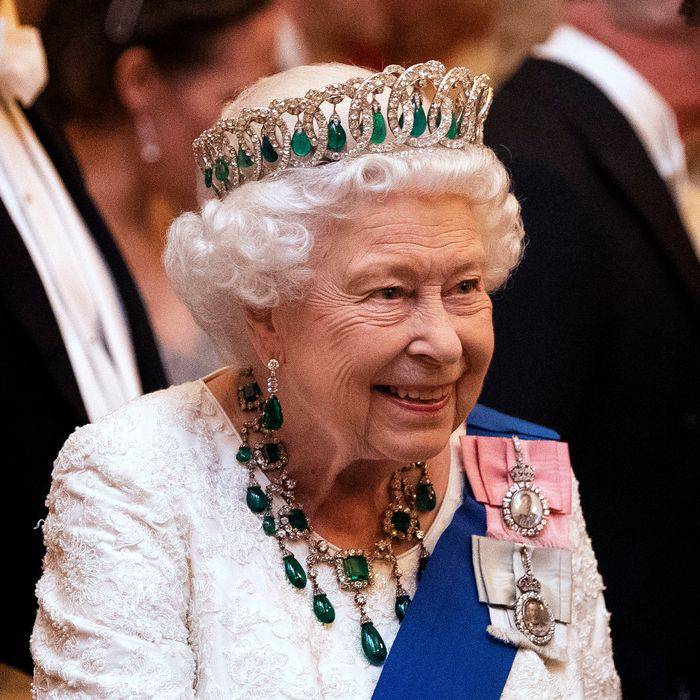 I don't like to prophecy things like this but, in less than 2 months Queen Elizabeth II will be dead. I got that in my gut a few minutes ago when I saw a picture of her. I hope tha