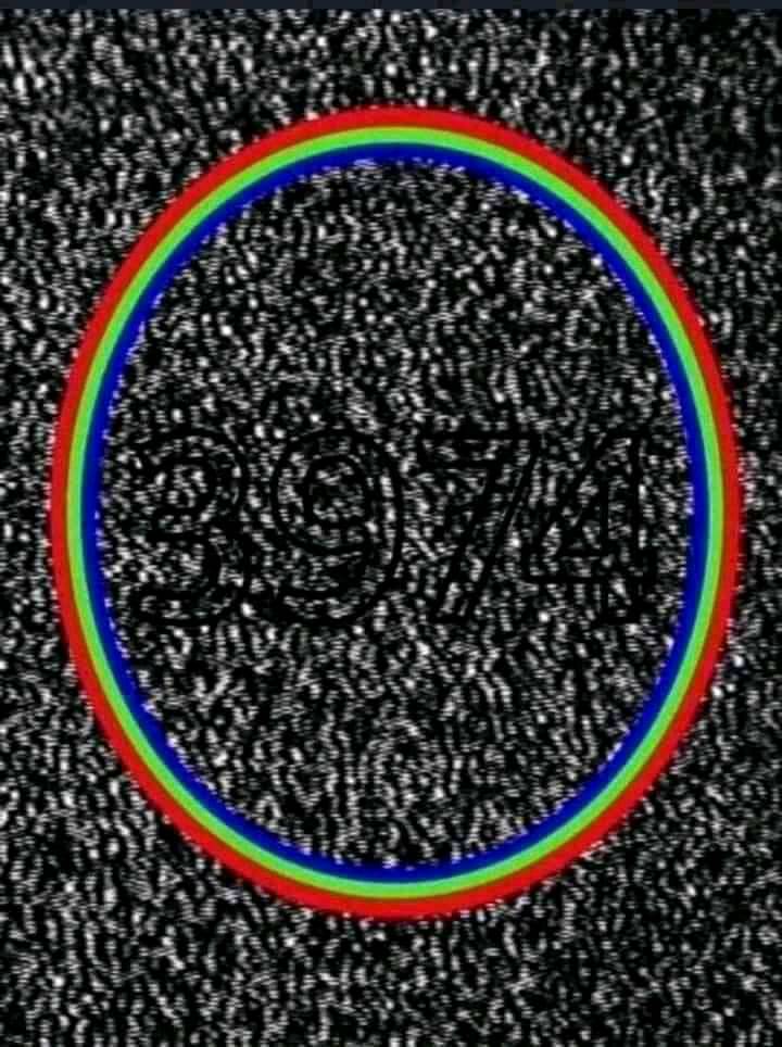 Only people with the ability to use both hemispheres of their brains will be able to see what's inside of this circle. This is a very rare ability that few humans possess and a sig