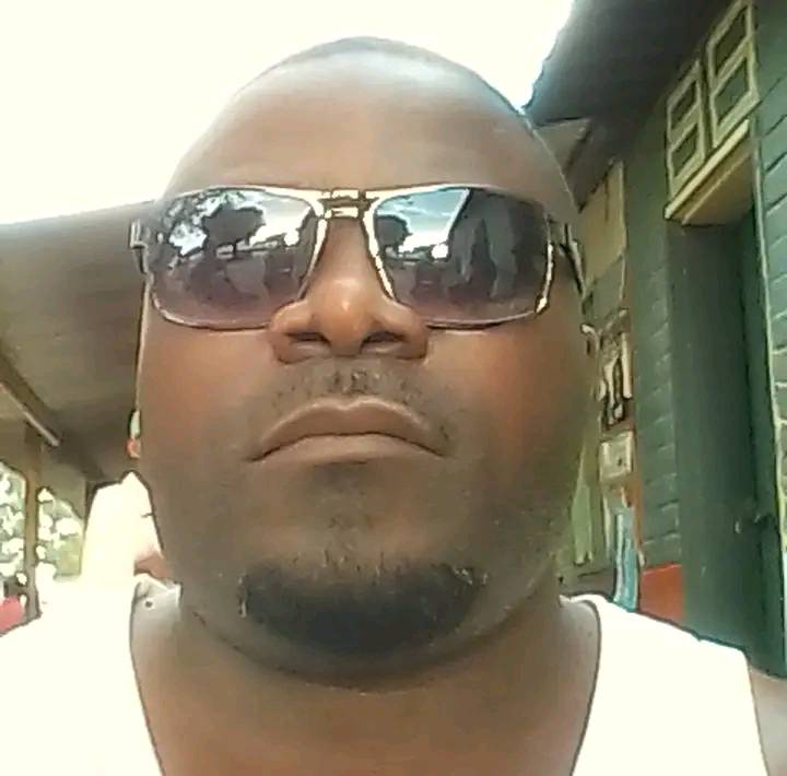 Gangfangs gang

New gang in Freeport named Gangfangs 

It's leader z cop named Hoghead says that he is going to take over Freeport however he has to today at a barber shop where he