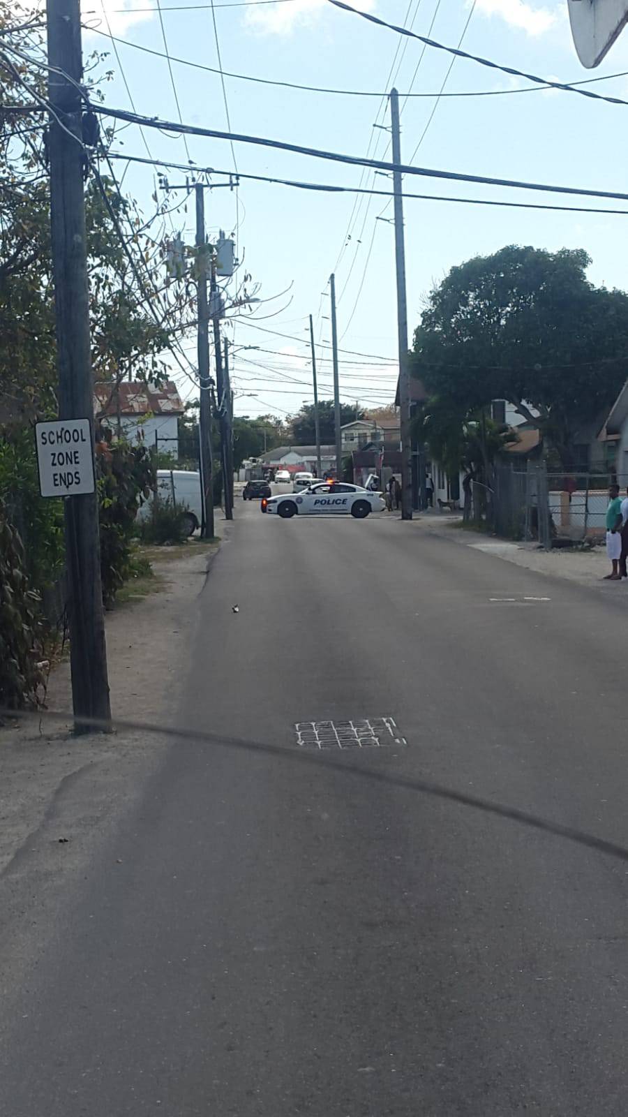 Someone JustGet Shoot Kemp Road🤦🏽♂️
Looks like close to the tire shop.
Our WhatsApp group
