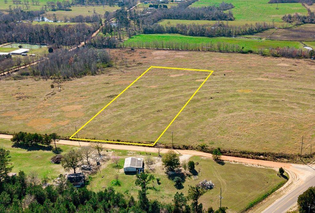 Own a piece of the pie in the Bahamas

1.3 Acres of land in Freeport for sale by owner $6.500.00. Six thousand five hundred dollars. Serious person's need only inbox us. Lucaya est