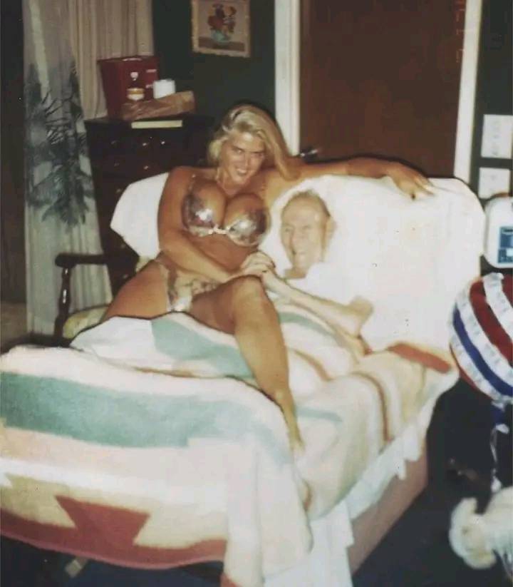 Who all know who this is and got a chance to meet her?

RIP