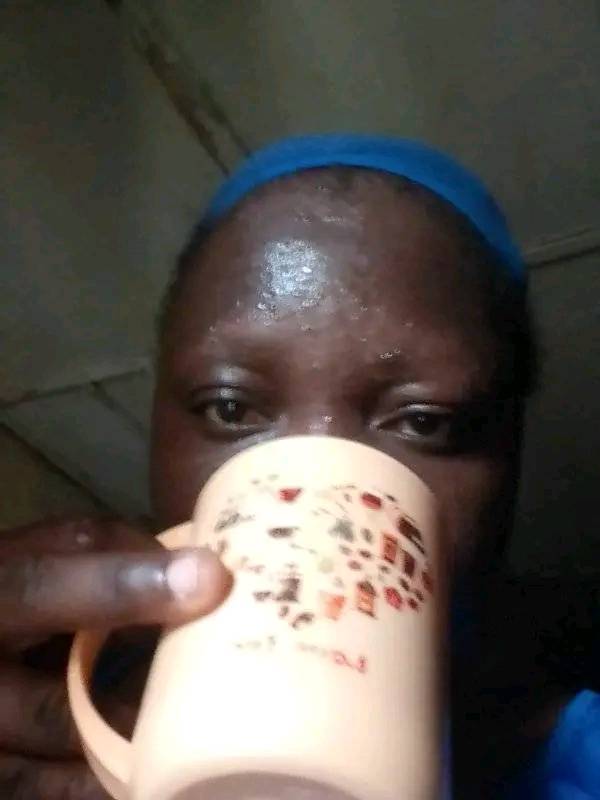 For all y'all talking shit about I don't have any fan I do have a fan I was only was sweating like that because I was drinking coffee this morning see.

Stupid jelly back no back w
