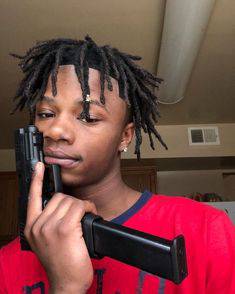 Young gang member flashing gun via WhatsApp

Good night Bahama Drama please keep me anonymous. My little cousin boyfriend who is in a gang sent this picture to her phone telling he