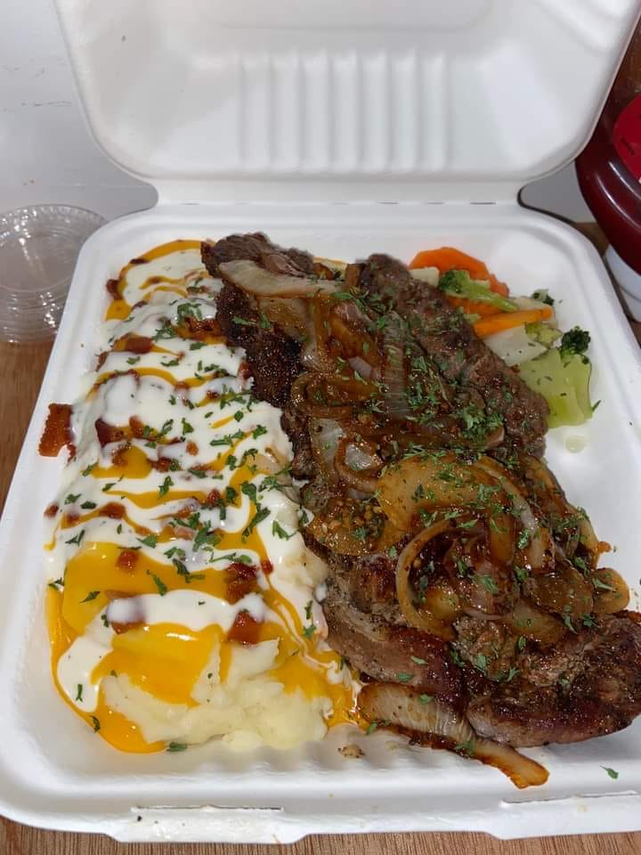 Sometimes I want to lie to you and say I'm living like this but I can't.

If pictures could eat. Damn I'll happy then...