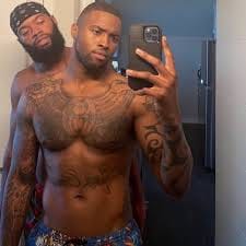 He only like it in me hip

Good aftanoon Bahama Drama please keep me name out dis

One ting bout me me family done know I love bad boys I ain into dem soft fellas I try couple befo