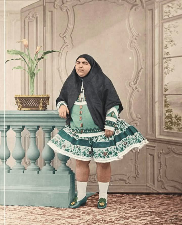 Muslim women in Palestine are being forced to become Jewish or Catholic for survival.

It doesn't look like they fully understand the dress code though.

Sad 😭😢...

Lighthouse Note