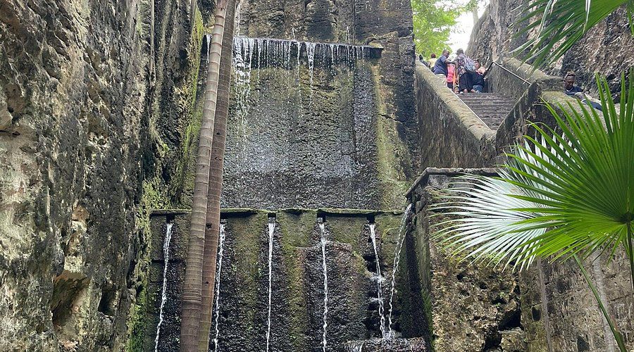 If yinna ever walk through the Queens Staircase at night especially by that waterfall turn around now Cause if yinna step too far in something might step out and follow yinna home