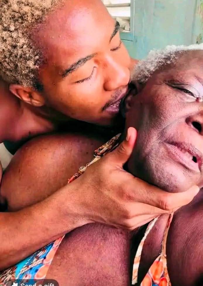 ****"""*"*UPDATE:********

My Queen 👑 

From my mouth to God's ears, I loved y'all Mommy for real. And I swear it was never about the money or the things she brought for me, becaus