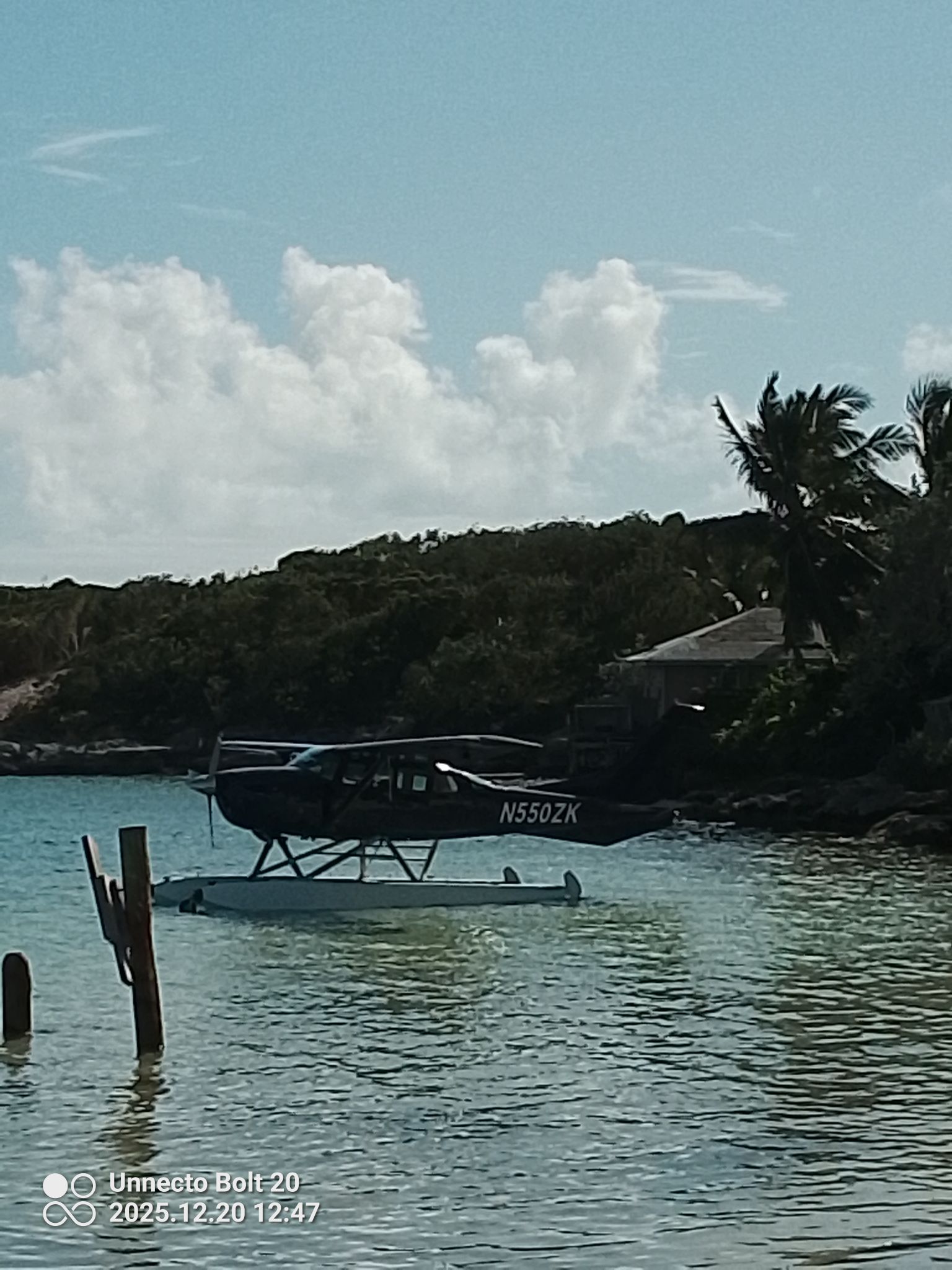 Only in Exuma ❤️💜😁

This is a nice paint for this airplane boat, if that's what it's called.

I like that black 🖤 on it...