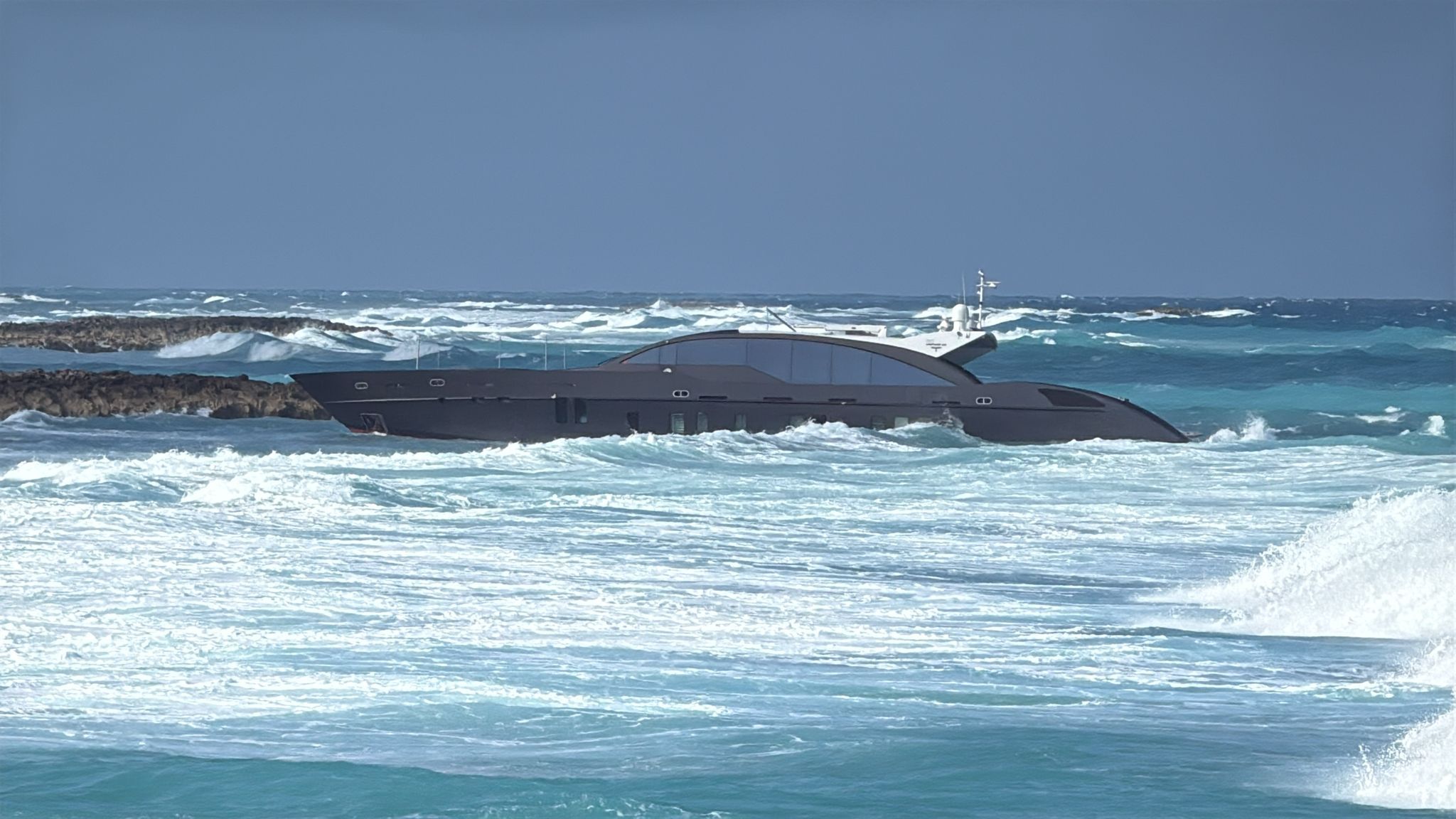 Emerald bay marina Exuma entrance have claim another yacht.