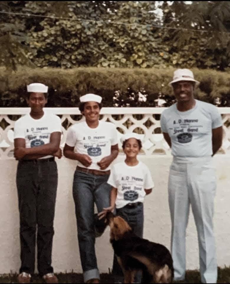 The Genius of Bahamian NBA Superstar Rick Fox

#2 🦊 🦊 

By: Michael Elijah Muhammad Clare 

Key Insights on Ulrich Fox's Journey Northward

Ulrich Fox, a Bahamian-born businessman 