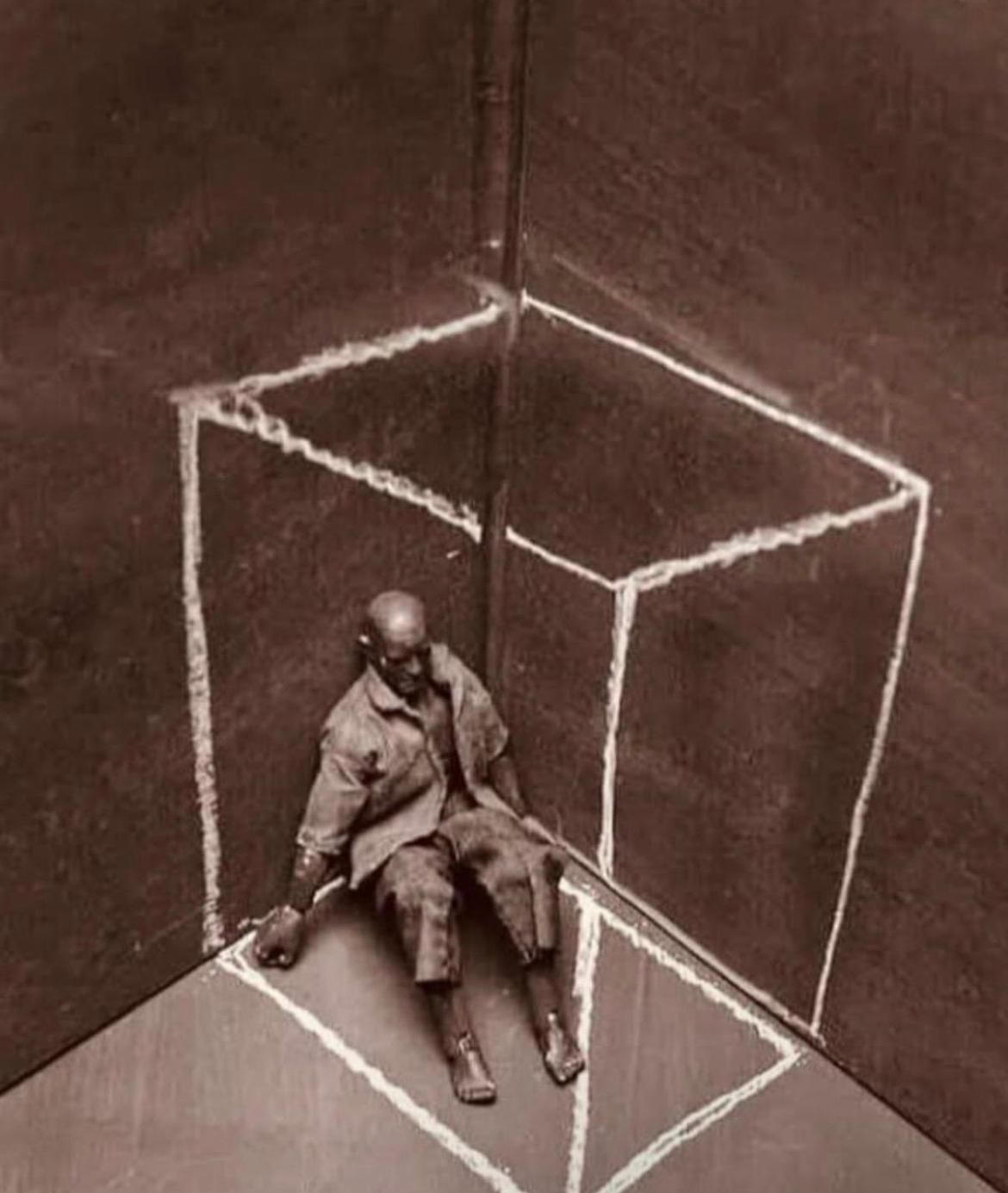 Don't believe in the limits that your life sets for you. You are much much more than that box you've been trapped in. Believe higher 💪