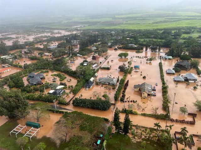 HAWAII FLOODING SHOCKS THE PACIFIC AS COMMUNITIES STRUGGLE TO REBUILD

By: Michael Elijah Muhammad Clare 

Hawaii has been hit by one of the most disruptive flooding events in rece